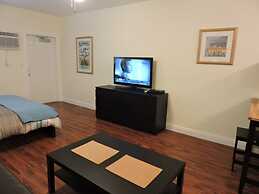 Seabreeze Beachside Studios by ValGal