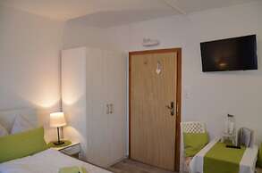 Pension & Restaurant La Amalia