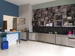 Alexiou Apartments Blue