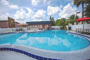 Liberty Garden Inn by OYO Kissimmee near Disney World