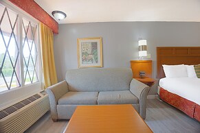 Liberty Garden Inn by OYO Kissimmee near Disney World