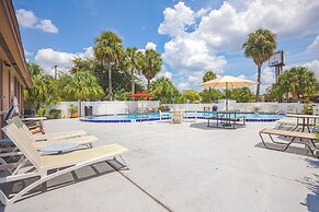 Liberty Garden Inn by OYO Kissimmee near Disney World