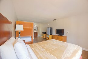 Liberty Garden Inn by OYO Kissimmee near Disney World