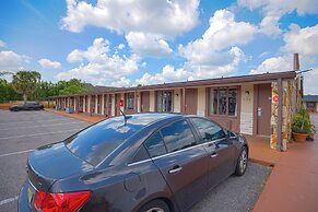 Liberty Garden Inn by OYO Kissimmee near Disney World