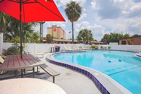 Liberty Garden Inn by OYO Kissimmee near Disney World