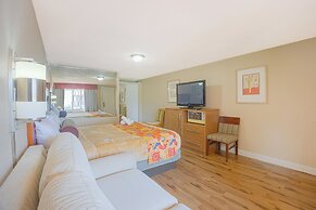 Liberty Garden Inn by OYO Kissimmee near Disney World