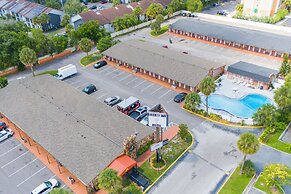 Liberty Garden Inn by OYO Kissimmee near Disney World