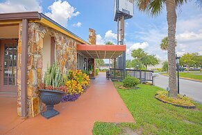 Liberty Garden Inn by OYO Kissimmee near Disney World