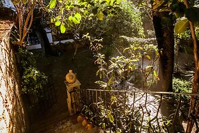 Agrado Guest House