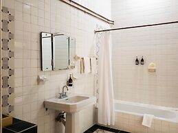 Agrado Guest House