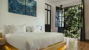 Agrado Guest House