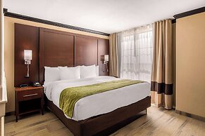 Comfort Suites