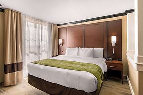Comfort Suites