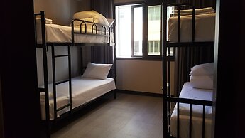 Renaissance Hotel - Hostel