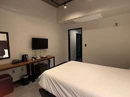 Renaissance Hotel - Hostel