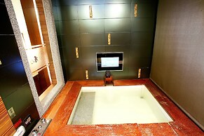 Yuma Hot Spring Hotel