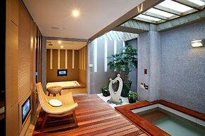 Yuma Hot Spring Hotel