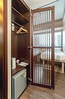 B Hotel