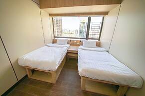 B Hotel