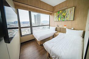 B Hotel