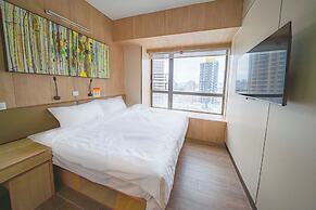 B Hotel