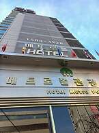 Metropol Tourist Hotel