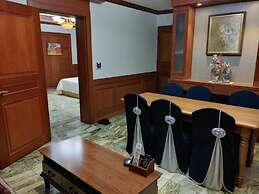 Metropol Tourist Hotel