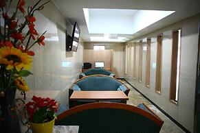 Metropol Tourist Hotel