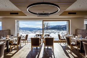 Tratterhof Mountain Sky Hotel