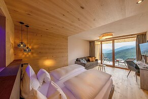 Tratterhof Mountain Sky Hotel