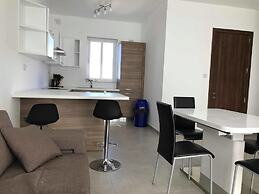 34 Holiday Suites St Paul's