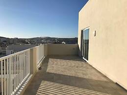 34 Holiday Suites St Paul's