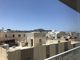 34 Holiday Suites St Paul's