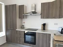 34 Holiday Suites St Paul's