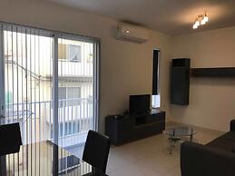 34 Holiday Suites St Paul's