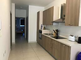 34 Holiday Suites St Paul's