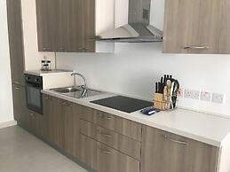 34 Holiday Suites St Paul's