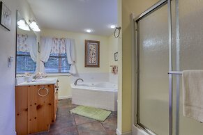 Rivendell Creekside  - 3 Bedrooms, 2 Baths, Sleeps 6 Cabin by RedAwnin