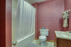 Into the Wild - 2 Bedrooms, 3 Baths, Sleeps 6 Home by RedAwning