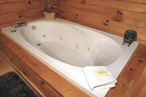 A Bit of Heaven - 2 Bedrooms, 2 Baths, Sleeps 8 Cabin by RedAwning