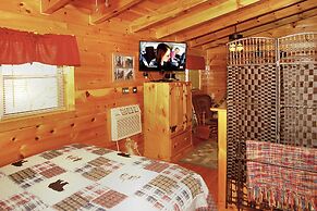 A Bit of Heaven - 2 Bedrooms, 2 Baths, Sleeps 8 Cabin by RedAwning