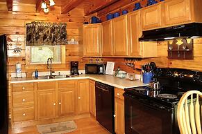 A Bit of Heaven - 2 Bedrooms, 2 Baths, Sleeps 8 Cabin by RedAwning