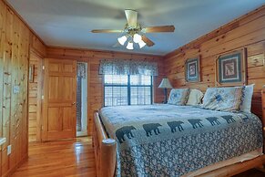 An Amazing View - 4 Bedrooms, 3.5 Baths, Sleeps 10 Cabin by RedAwning