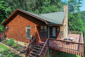 Moosetrax - 3 Bedrooms, 2 Baths, Sleeps 6 Cabin by RedAwning