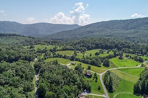 Moosetrax - 3 Bedrooms, 2 Baths, Sleeps 6 Cabin by RedAwning