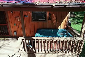 Wandering Creek - 2 Bedrooms, 1 Baths, Sleeps 6 Cabin by RedAwning