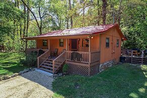 Wandering Creek - 2 Bedrooms, 1 Baths, Sleeps 6 Cabin by RedAwning
