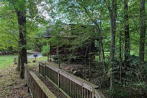 Sweet - 2 Bedrooms, 2 Baths, Sleeps 6 Cabin by RedAwning