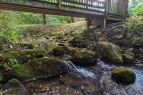 Sweet - 2 Bedrooms, 2 Baths, Sleeps 6 Cabin by RedAwning