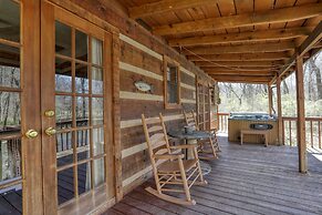 Creekside Memories - 2 Bedrooms, 2 Baths, Sleeps 6 Cabin by RedAwning